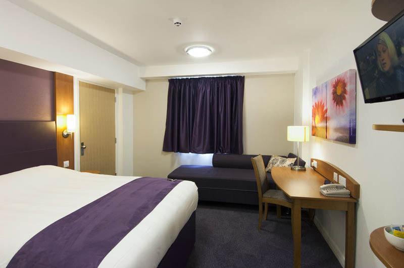 Premier Inn Bristol Filton Extérieur photo